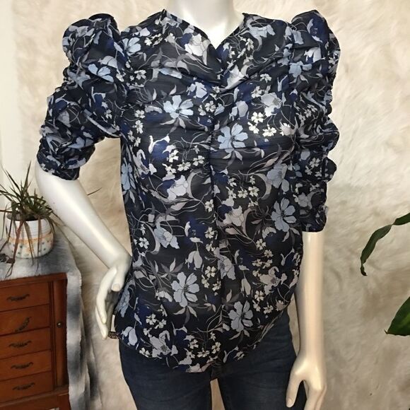 H&M Marie Antoinette Style puffed ruched Top - Picture 1 of 6